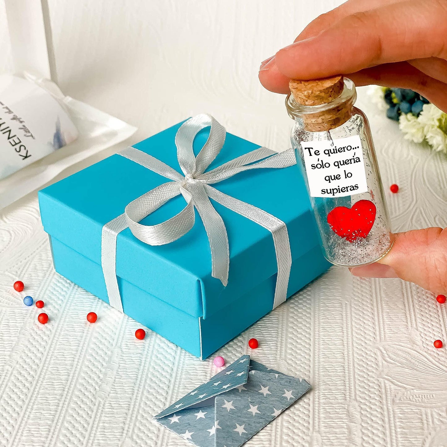 Mensaje romántico en una botella para regalar a tu novio o novia   Tarro de los deseos con una tarjeta para tu esposo o esposa (bottle in teal blue box Te quiero… sólo quería que lo supieras)