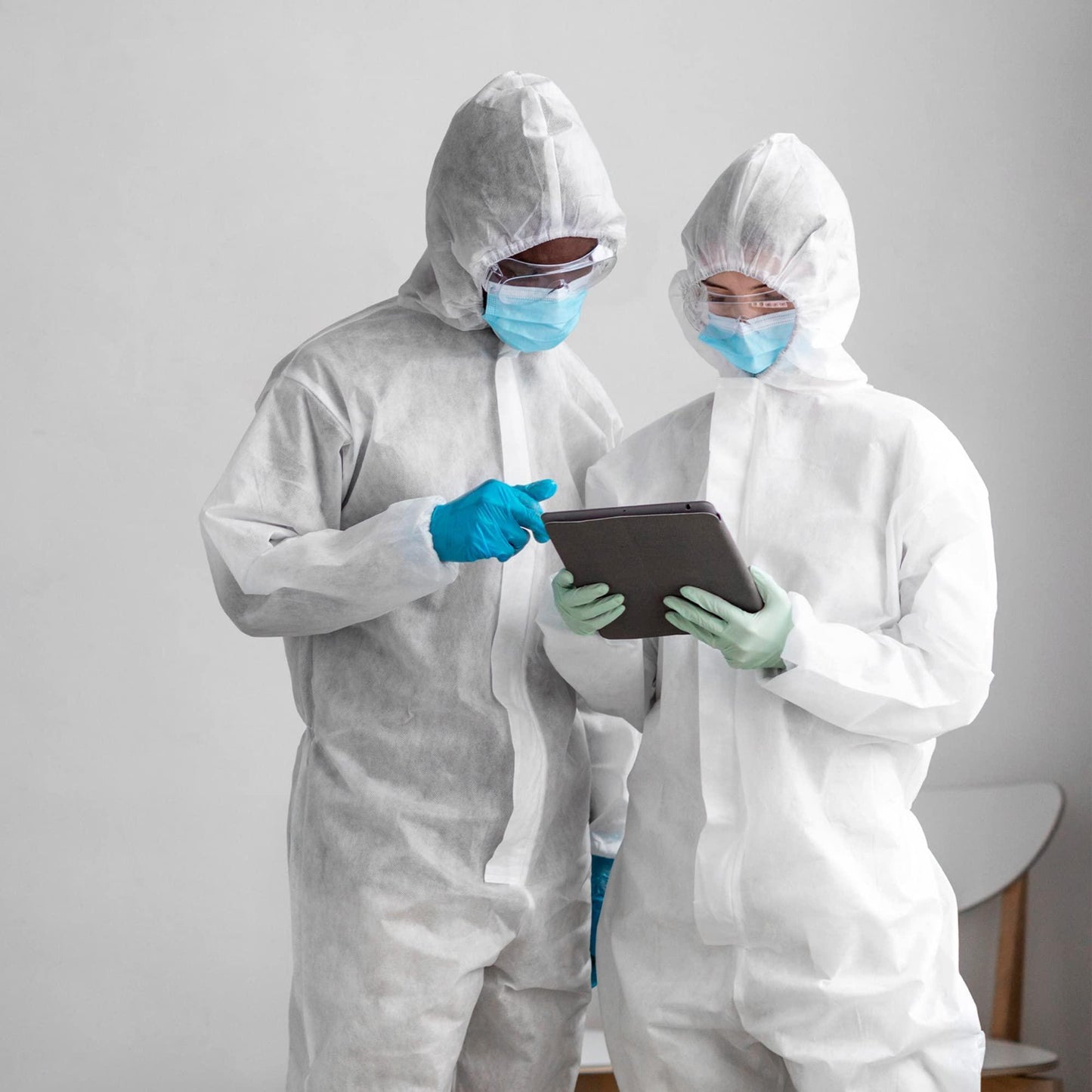 AMZ Medical Supply Disposable Coveralls for Men Women Large Pack of 5 White Hazmat Suits Disposable with Hood Boots Elastic Cuffs Waterproof and Dense 60gsm SMS Disposable Hazmat Suit Costume