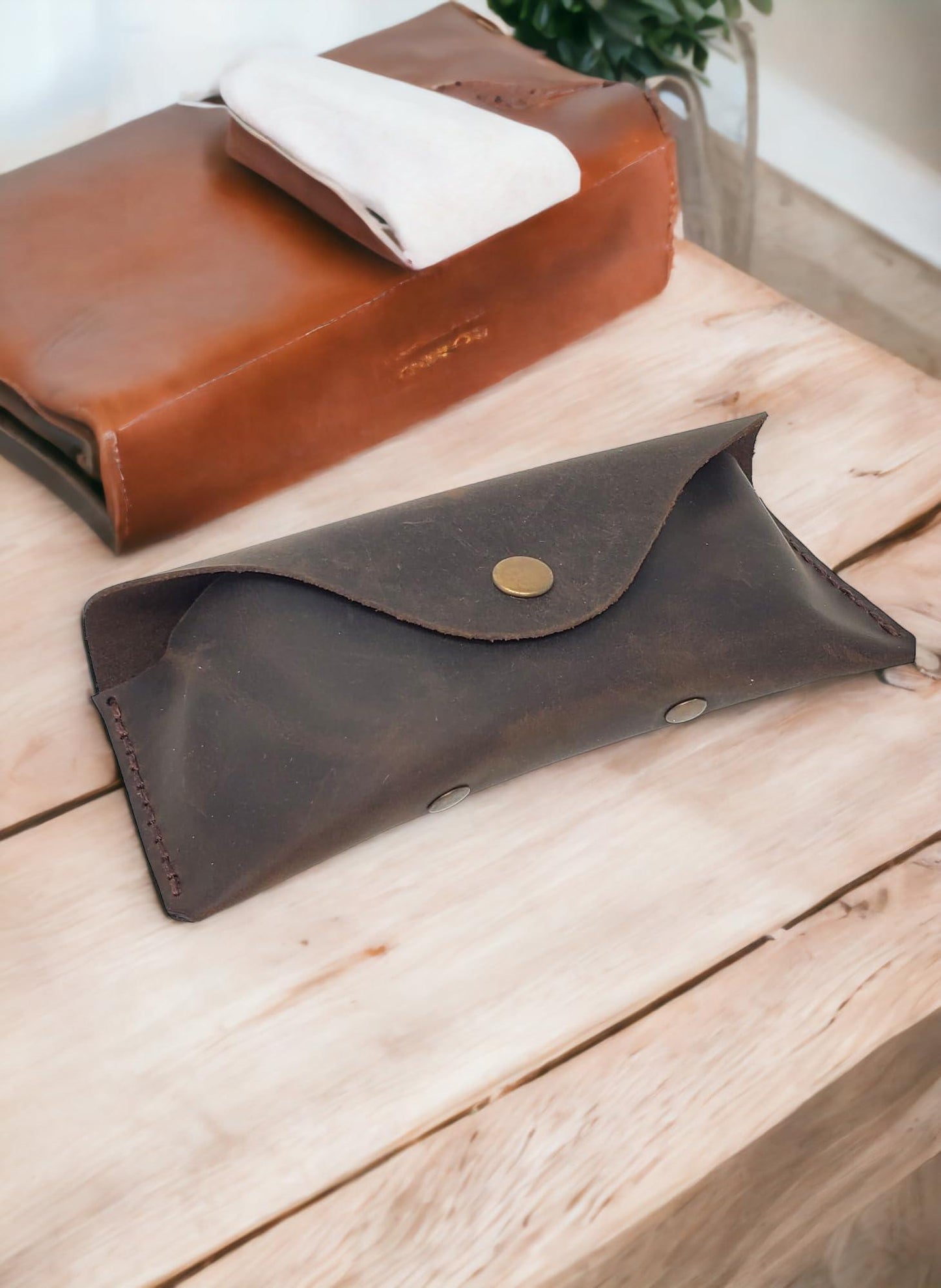 MyMesken Leather Eyeglass Case  Glasses Case   Sunglass Case   Genuine Leather Eyeglasses Case with Snap Closure