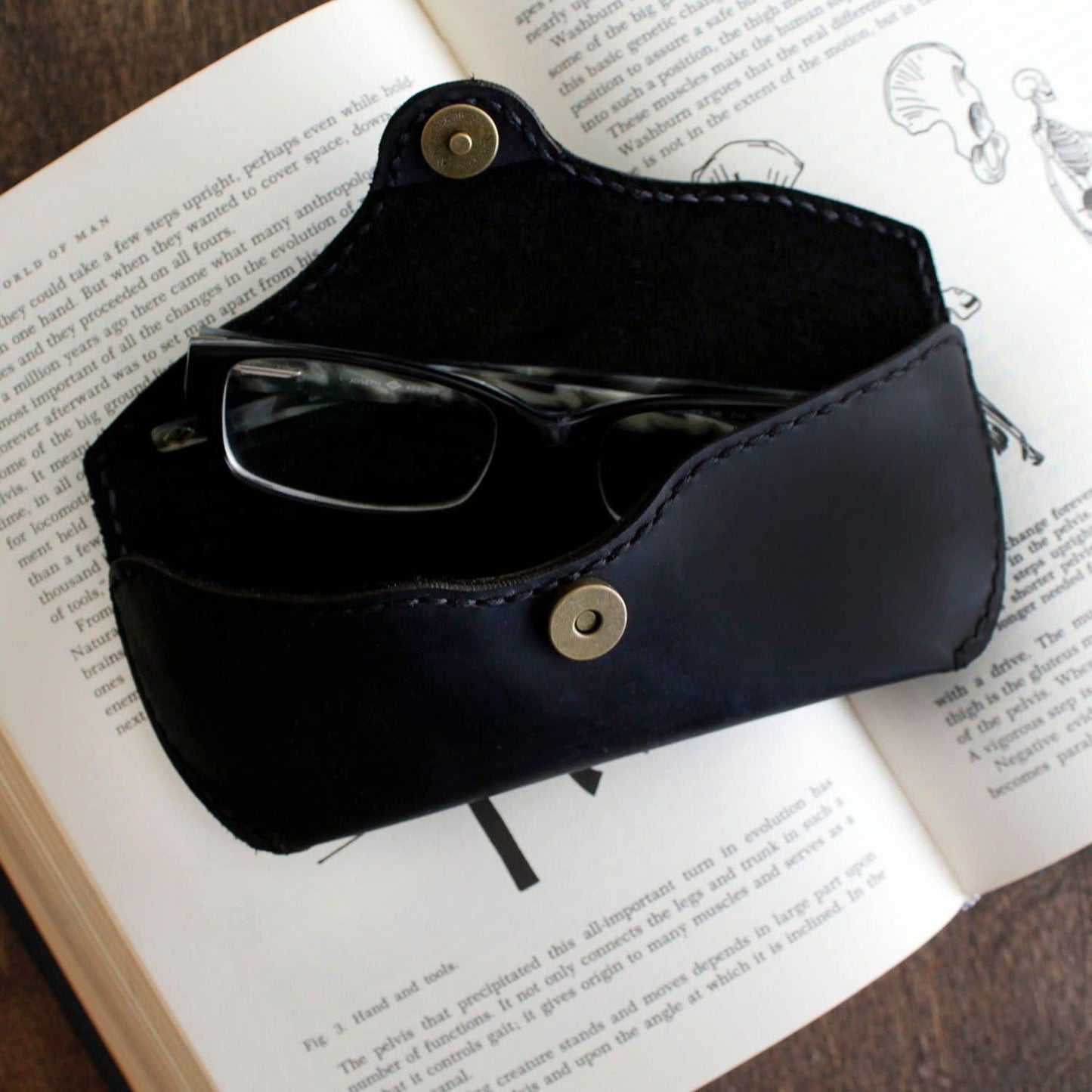 MyMesken Genuine Leather Eyeglasses & Sunglasses Case with Magnetic Snap Closure
